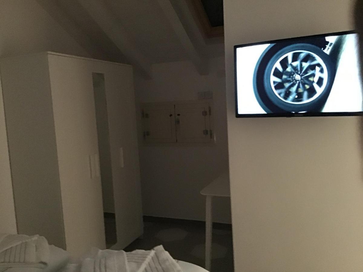 Casa Luigia Rooms Mtb In Finalborgo Bike Room Tour Ebike Trekking Finale Ligure Εξωτερικό φωτογραφία