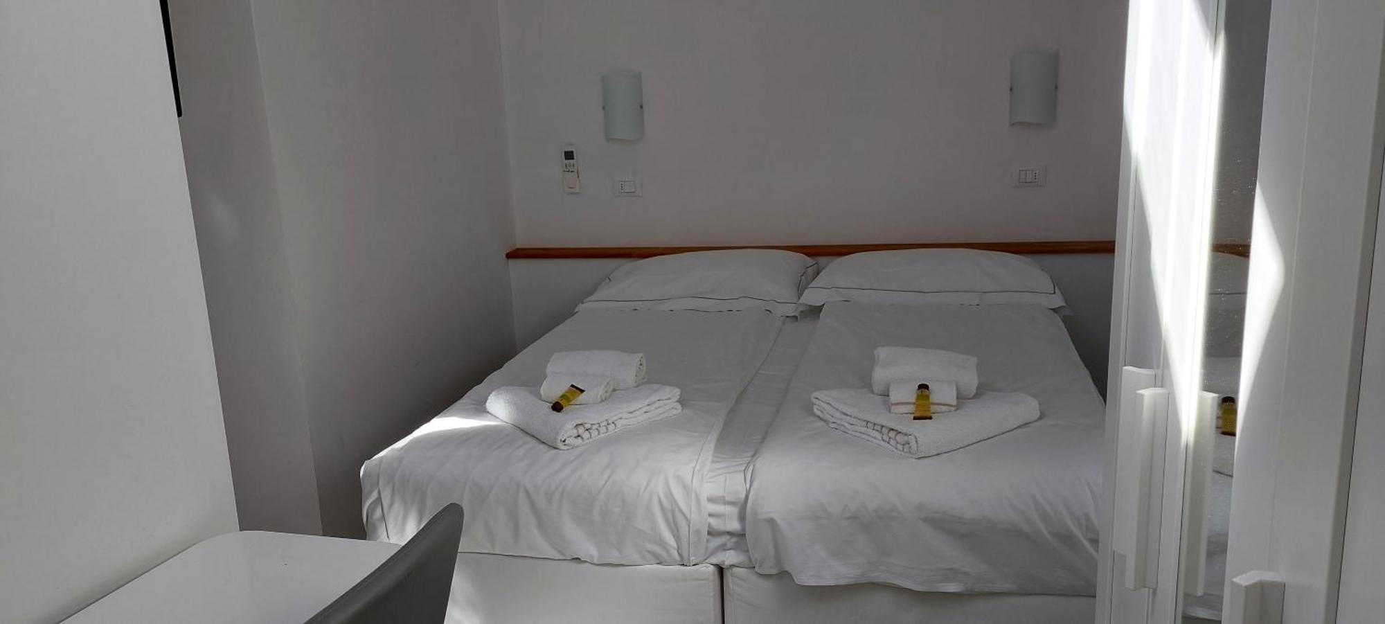 Casa Luigia Rooms Mtb In Finalborgo Bike Room Tour Ebike Trekking Finale Ligure Εξωτερικό φωτογραφία